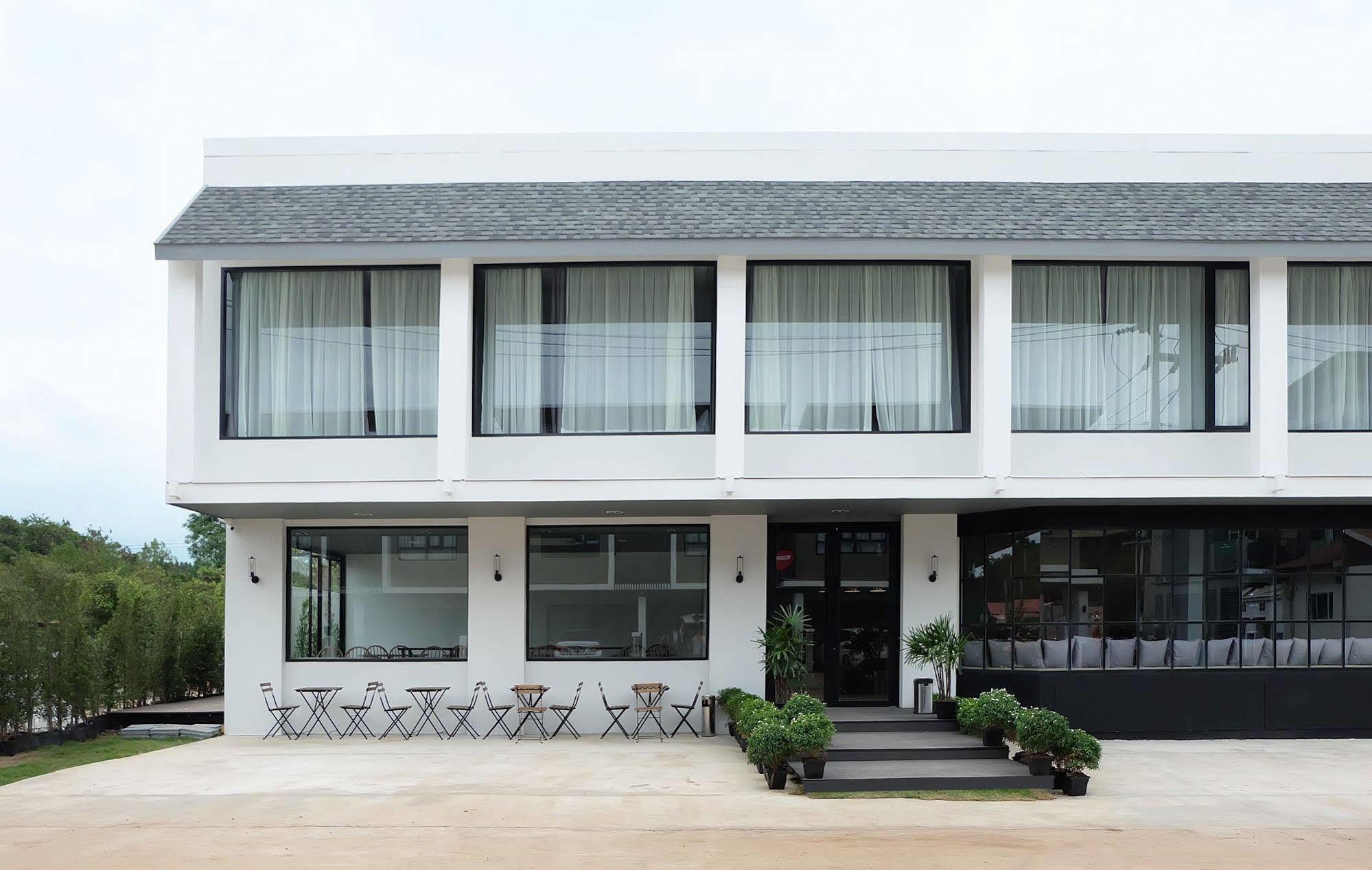 斯瑞亚楠特精品酒店 武里南 外观 照片